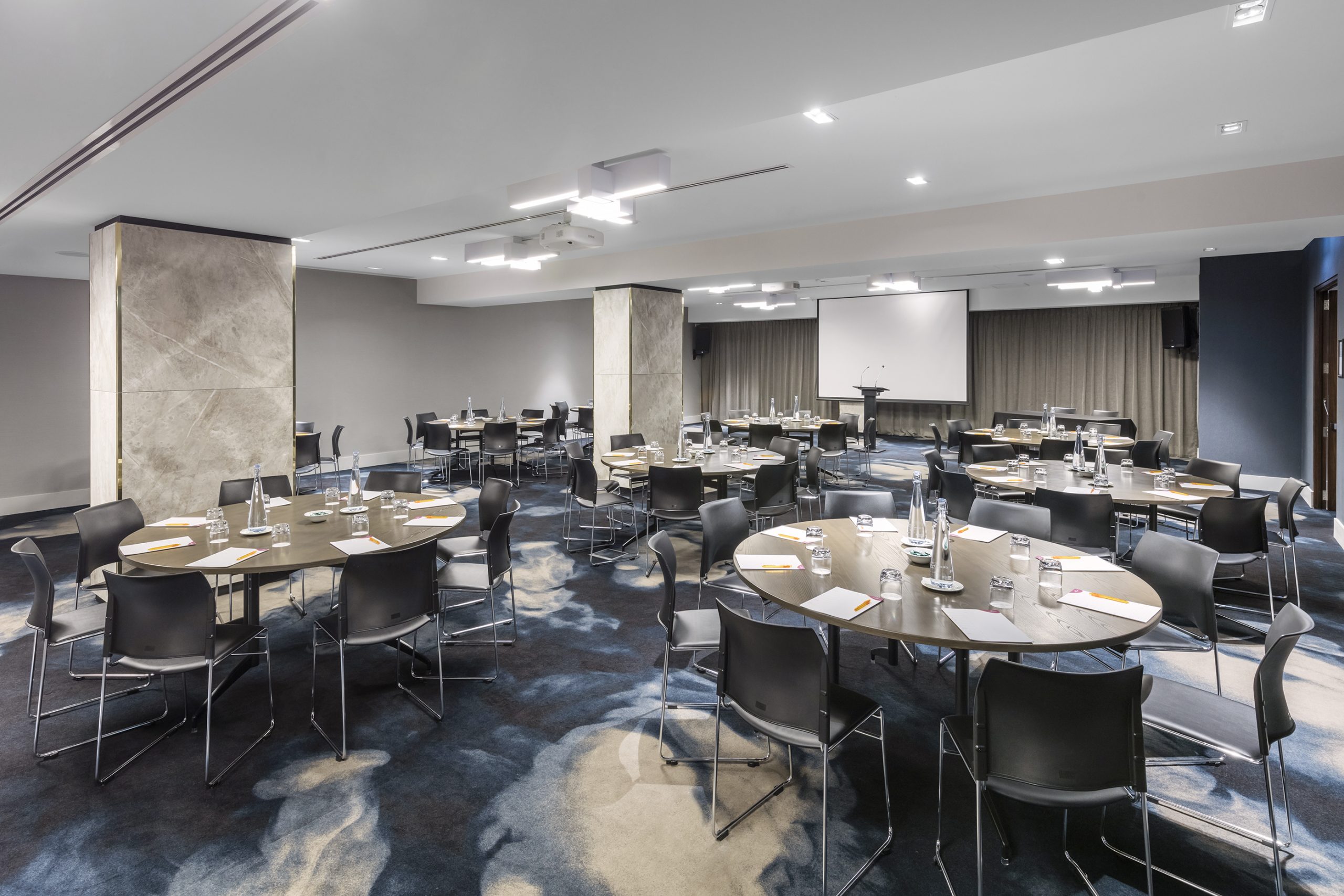 The Golden Fleece Room is a Large, modern, Conference and Meeting Room